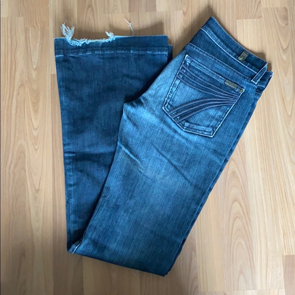 Size 27 7FAM Dojo dark wash jeans